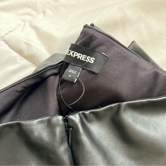 - NWOT Vegan Leather Pencil Skirt XL - Picture 5 of 8